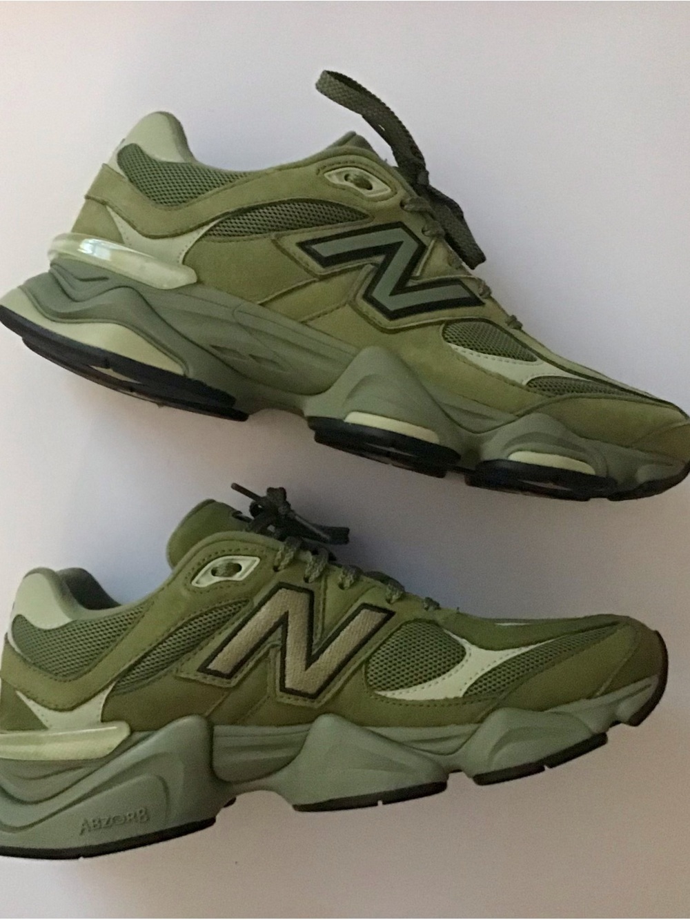 New Balance Men's Olive Green 9060